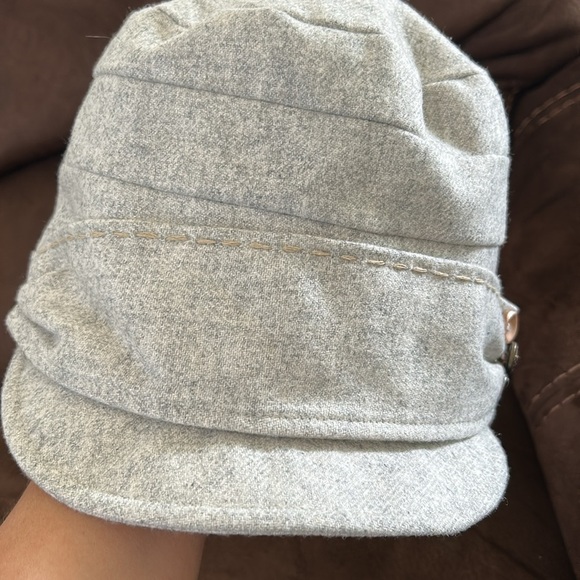 Stylish Gray Wool Cap with Button Accents - Picture 7 of 7